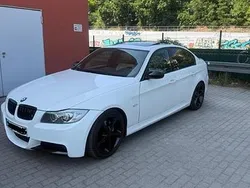 Weiß Gebraucht 2007 BMW 325 M Sport Limousine | 10.000 €