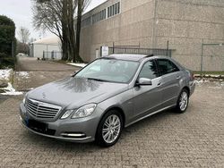 Grau Gebraucht 2012 Mercedes E250 Limousine | 8.990 € (Fairer Preis)