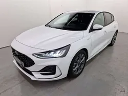Frozen white Gebraucht 2024 Ford Focus ST-Line Limousine | 25.850 € (Fairer Preis)