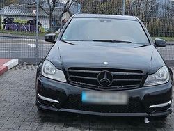 Schwarz Gebraucht 2011 Mercedes C200 Limousine | 12.000 € (Teuer)