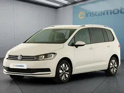 Weiß Gebraucht 2024 VW Touran Van / Kleinbus | 30.599 € (Fairer Preis)