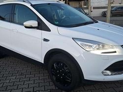 Weiß Gebraucht 2014 Ford Kuga SUV | 7.900 € (Fairer Preis)