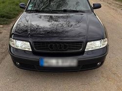 Blau Gebraucht 2001 Audi A4 Kombi | 2.300 € (Etwas zu teuer)