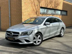 Silber Gebraucht 2016 Mercedes CLA200 Shooting Brake Kombi | 12.850 € (Fairer Preis)