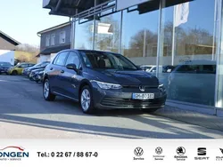 Grau Gebraucht 2024 VW Golf VIII Life Limousine | 23.790 € (Fairer Preis)