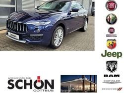 Blau Gebraucht 2019 Maserati Levante GranLusso SUV | 43.990 € (Fairer Preis)