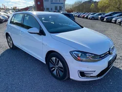 Weiß (pure white) Gebraucht 2020 VW e-Golf Comfortline Kleinwagen | 18.990 € (Fairer Preis)