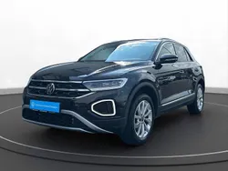Deep black perleffekt Gebraucht 2024 VW T-Roc Style SUV | 29.230 € (Fairer Preis)