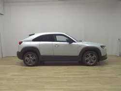 Weiss Gebraucht 2023 Mazda MX30 Ad'Vantage SUV | 14.980 € (Superpreis)