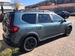 Grün Neu 2025 Dacia Jogger Extreme Limousine | 23.290 € (Fairer Preis)