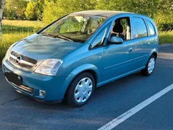 Grün Gebraucht 2005 Opel Meriva Van / Kleinbus | 1.550 € (Fairer Preis)