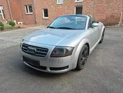 Silber Gebraucht 2002 Audi TT Roadster S-Line Cabrio | 2.100 €