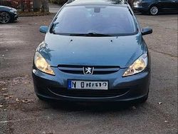 Blau Gebraucht 2004 Peugeot 307 Kombi | 2.100 € (Etwas zu teuer)