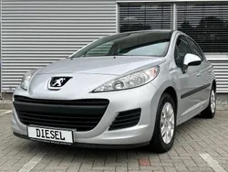 Silber Gebraucht 2011 Peugeot 207 Limousine | 4.550 € (Etwas zu teuer)