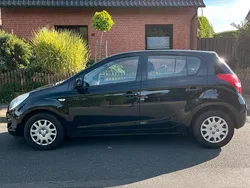 Schwarz Gebraucht 2011 Hyundai i20 Kleinwagen | 1.999 € (Fairer Preis)