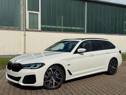 Weiß Gebraucht 2023 BMW 530e M Sport Kombi | 44.000 € (Fairer Preis)