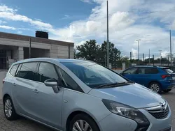 Grau Gebraucht 2016 Opel Zafira Tourer Van / Kleinbus | 7.499 € (Etwas zu teuer)