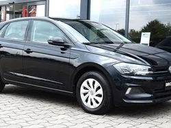 Deep black perleffekt Gebraucht 2021 VW Polo Comfortline Kleinwagen | 15.950 € (Fairer Preis)