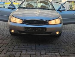 Silber Gebraucht 1999 Ford Mondeo Style Limousine | 1.300 € (Etwas zu teuer)
