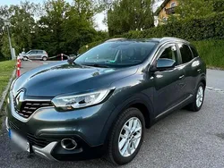 Grau Gebraucht 2016 Renault Kadjar SUV | 9.850 € (Teuer)