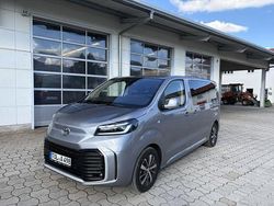 Silver metallic Gebraucht 2024 Toyota Proace Verso Club Kombi | 46.490 € (Fairer Preis)