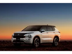 Schwarz Neu 2025 Mitsubishi Outlander P-HEV Top SUV | 56.770 €