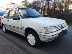 Weiß Gebraucht 1994 Peugeot 205 Limousine | 4.500 €