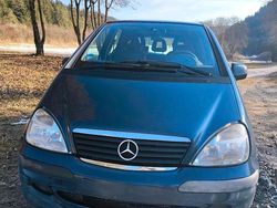 Blau Gebraucht 2001 Mercedes A140 Kleinwagen | 3.050 €
