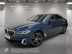 Blau Gebraucht 2021 BMW 545e Limousine | 39.280 € (Guter Preis)