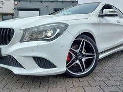 Weiß Gebraucht 2014 Mercedes CLA200 AMG line Coupé | 12.000 € (Superpreis)