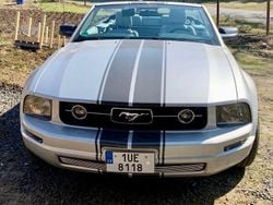 Grau Gebraucht 2006 Ford Mustang Cabrio | 11.500 €