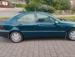 Grün Gebraucht 2003 Mercedes C180 Elegance Limousine | 2.999 €