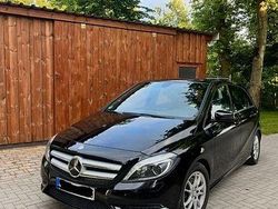 Schwarz Gebraucht 2013 Mercedes B180 Van / Kleinbus | 11.800 € (Teuer)