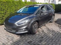 Grau Gebraucht 2019 Ford S-MAX Titanium Van / Kleinbus | 9.899 € (Teuer)