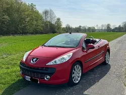 Rot Gebraucht 2007 Peugeot 207 CC Cabrio | 2.500 € (Fairer Preis)