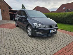 Schwarz Gebraucht 2017 VW Touran Highline Van / Kleinbus | 17.500 € (Fairer Preis)