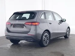 Gebraucht 2024 Mercedes B180 Van / Kleinbus | 31.890 € (Teuer)