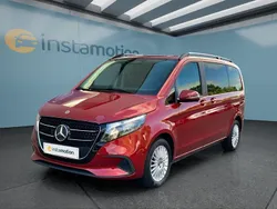 Rot Gebraucht 2024 Mercedes V220 Van / Kleinbus | 58.149 € (Teuer)
