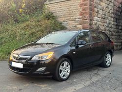 Schwarz Gebraucht 2011 Opel Astra Kombi | 2.699 € (Fairer Preis)