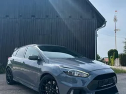 Grau Gebraucht 2017 Ford Focus RS Limousine | 26.490 €