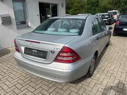 Silber Gebraucht 2003 Mercedes C200 Limousine | 690 € (Guter Preis)