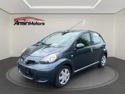 Grau Gebraucht 2009 Toyota Aygo Cool Kleinwagen | 2.500 € (Fairer Preis)