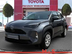 Grau Gebraucht 2023 Toyota Yaris Cross Business Edition SUV | 24.490 € (Guter Preis)