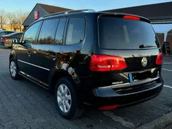 Schwarz Gebraucht 2012 VW Touran Comfortline Van / Kleinbus | 14.500 €