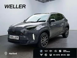 Grau Gebraucht 2025 Toyota Yaris Cross Sport SUV | 34.989 €