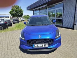 Blau Neu 2025 Suzuki Swift Comfort+ Limousine | 19.990 €