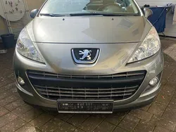 Grau Gebraucht 2010 Peugeot 207 CC Cabrio | 2.480 € (Guter Preis)
