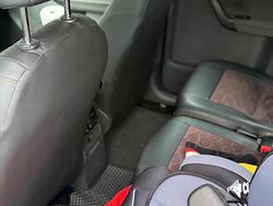 Grau Gebraucht 2011 VW Touran Van / Kleinbus | 5.700 €