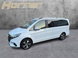 Bergkristallweiã metallic Gebraucht 2024 Mercedes V220 Van / Kleinbus | 53.790 € (Fairer Preis)