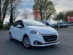 Weiß Gebraucht 2018 Peugeot 208 Active Kleinwagen | 6.950 € (Fairer Preis)